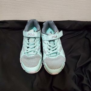 Fila athletic girl shoes